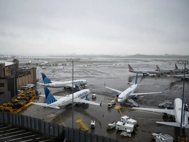 LaGuardia Ground Stop as Thunderstorms Delay NYC Area Airports - illustration