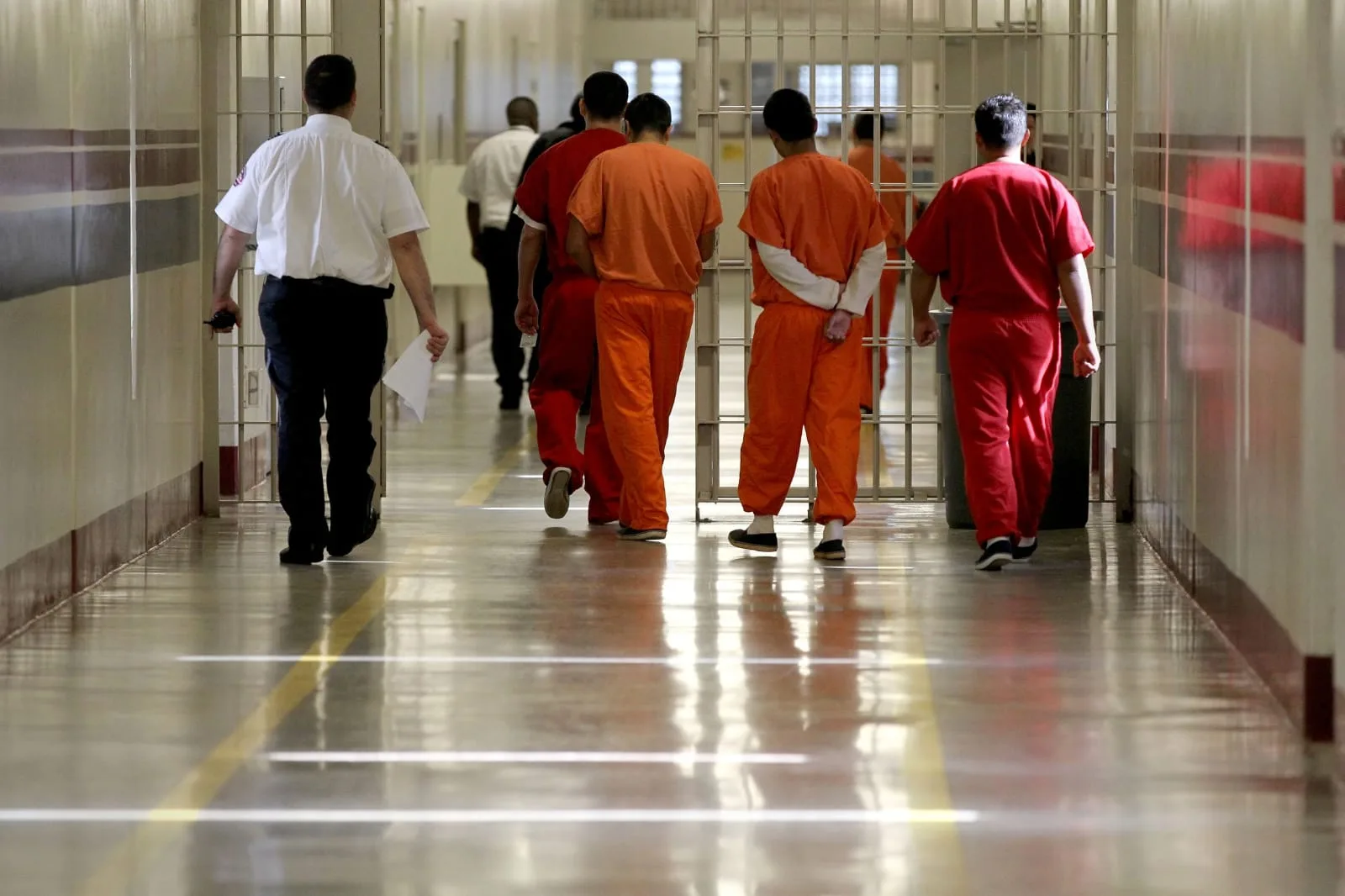 ICE Detainee Dies at NJ's Delaney Hall Amid Neglect Claims - illustration