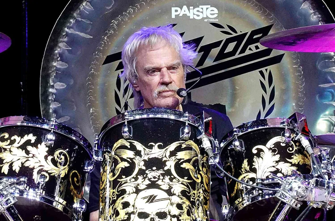 Frank Beard, ZZ Top Drummer, Dies at 77 After Legendary Career - illustration